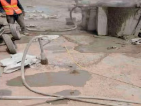 远安水泥混凝土路面板底注浆技术 路面脱空注浆整治方案